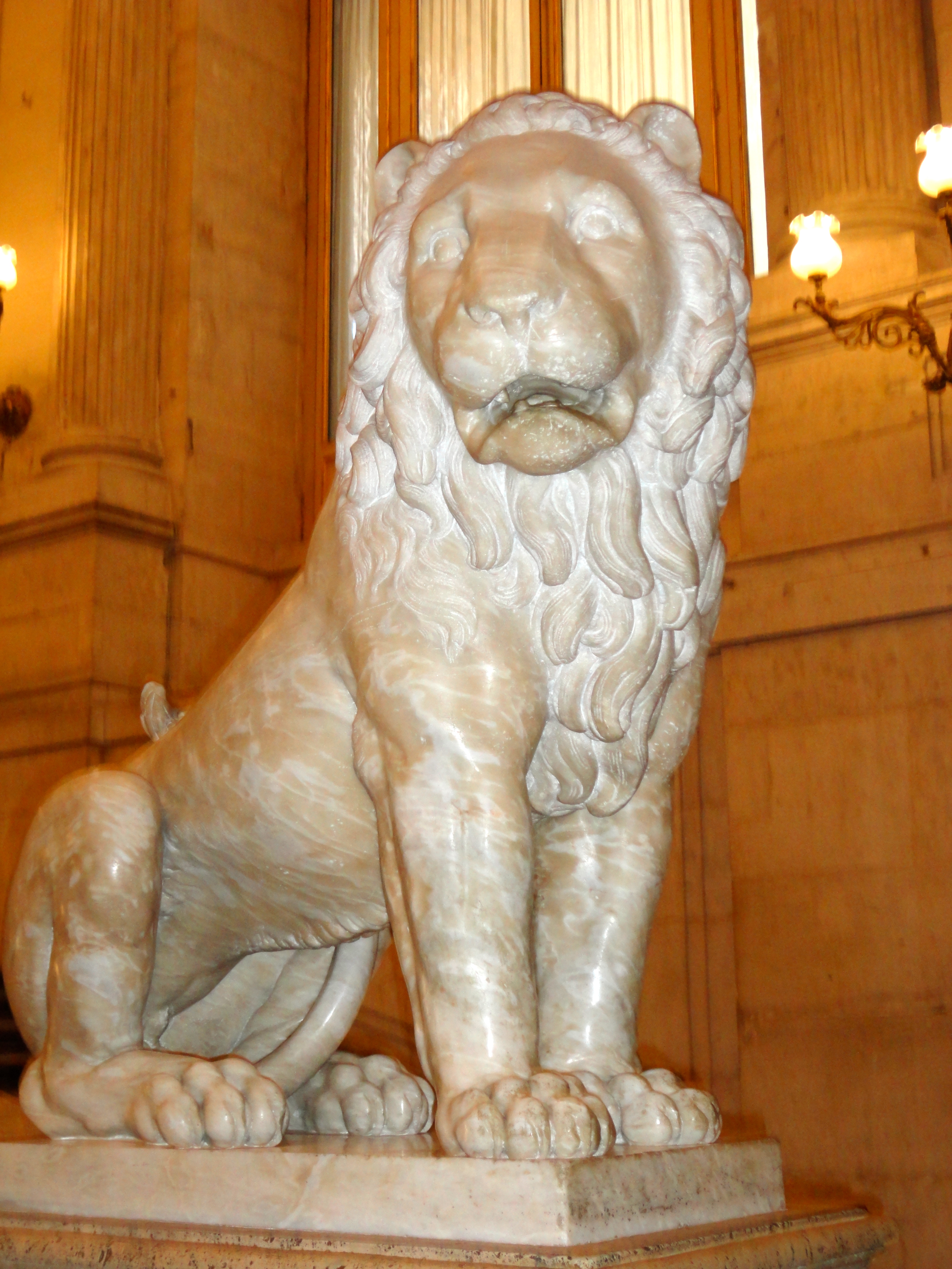 León del Palacio Real